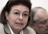 Η Μενδώνη απέναντι σε συνδικαλιστικές ακροβασίες