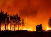 Σε πύρινο κλοιό ολόκληρη η χώρα