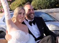 Μουζουράκης: Διέκοψε την συναυλία για να πάρει τηλέφωνο τη γυναικά του – Της αφιέρωσε το «Φίλα με Ακόμα»