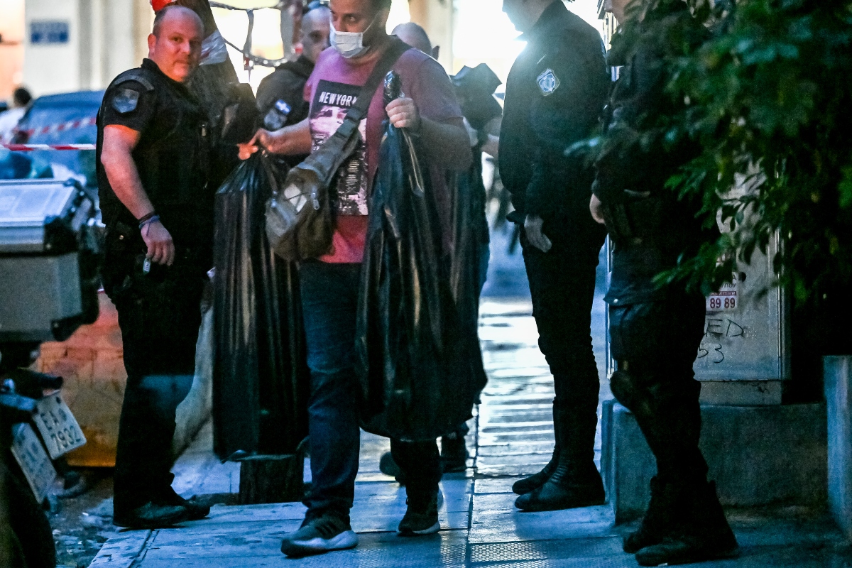 Σε ποιον ανήκει ο βαρύς οπλισμός που βρέθηκε στο Κολωνάκι