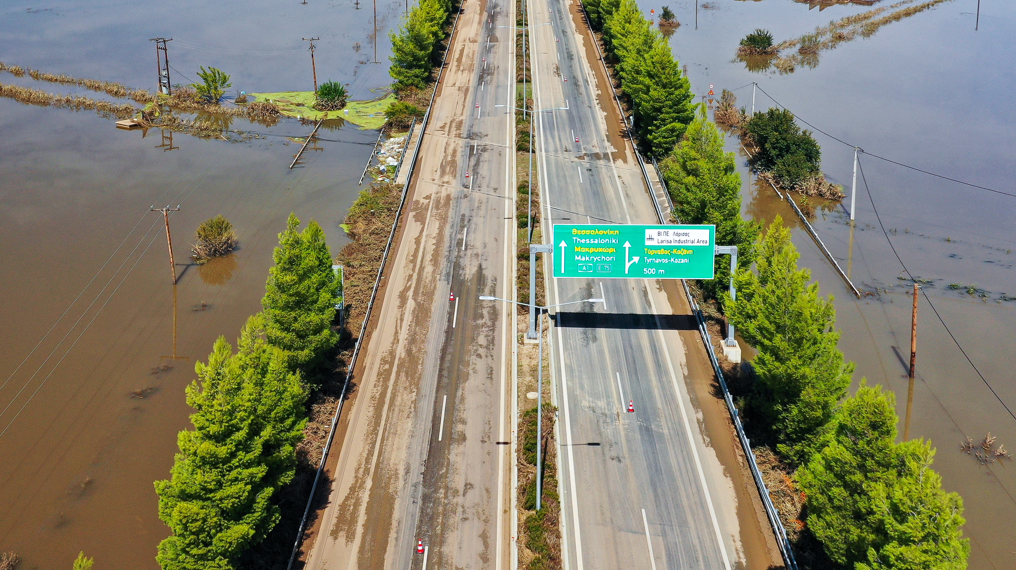 Athens-Thessaloniki National Road reopens to traffic; no trucks over 3.5 tons