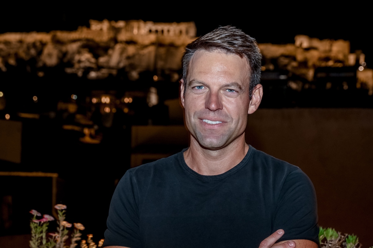 Le Monde για Κασσελάκη: «Το golden boy που διεκδικεί τα ηνία της ελληνικής Αριστεράς»