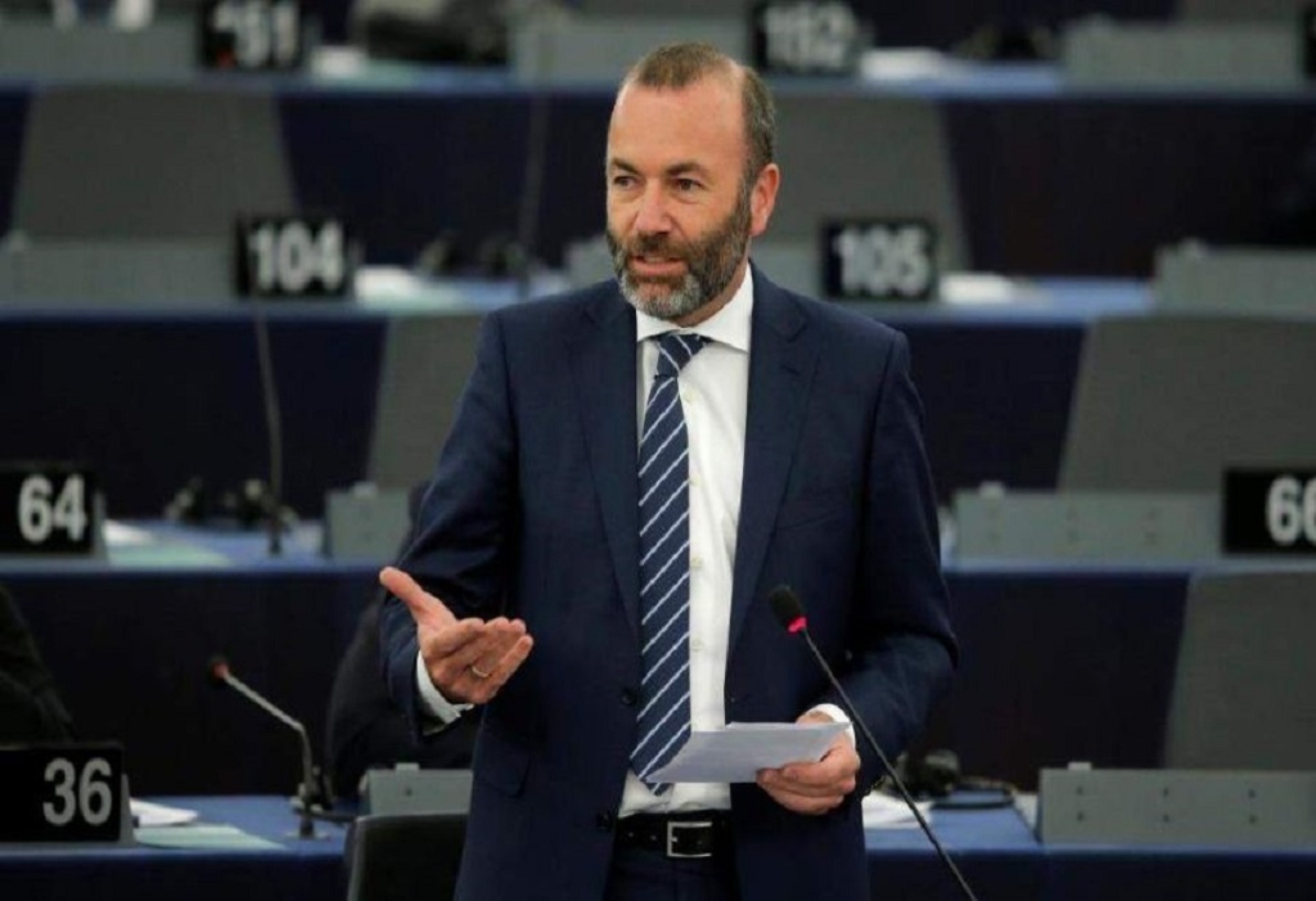 Βέμπερ: Πρέπει να βρεθεί ευρωπαϊκή απάντηση στο μεταναστευτικό