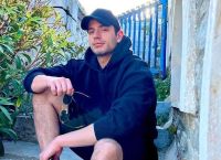 Βαγγέλης Κακουριώτης: «Δέχθηκα σεξουαλική παρενόχληση – Ήταν μεθυσμένη» [vid]