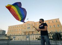Νομοσχέδιο για τα ομόφυλα ζευγάρια: Πότε θα κατατεθεί – «Επισπεύδων παράγων» ο Στέφανος Κασσελάκης