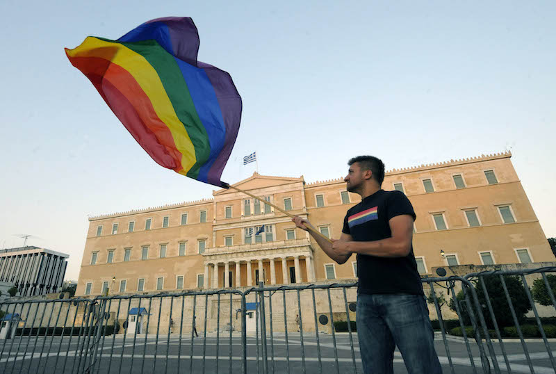 Νομοσχέδιο για τα ομόφυλα ζευγάρια: Πότε θα κατατεθεί – «Επισπεύδων παράγων» ο Στέφανος Κασσελάκης