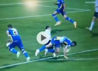 Το μαρκάρισμα του Καρμόνα στον Τζούριτσιτς που είναι εμφανώς εντός περιοχής