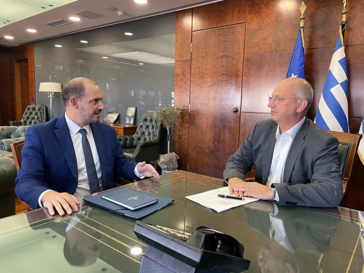 Δημιουργούνται κινητές μονάδες παραλαβής αιτήσεων διαβατηρίων για τους Έλληνες του εξωτερικού