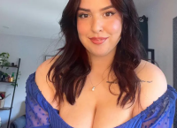 OnlyFans: Αυτό είναι το plus size μοντέλο που βγάζει 45.000 δολάρια μηνιαίως από τα οπίσθιά της