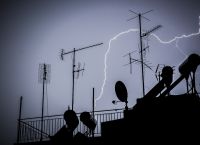 Κακοκαιρία Elias: «Σαρώνει» Πελοπόννησο, Στερεά Ελλάδα – Ολονύχτια επιφυλακή στη Θεσσαλία [vid]