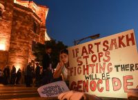 Η Αρμενία κατηγορεί το Αζερμπαϊτζάν για «εθνοκάθαρση και μαζικές θηριωδίες» στο Ναγκόρνο-Καραμπάχ