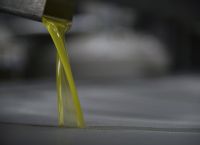 Ελαιόλαδο: Ντόμινο προβλημάτων φέρνει η αύξηση τιμών [vid]