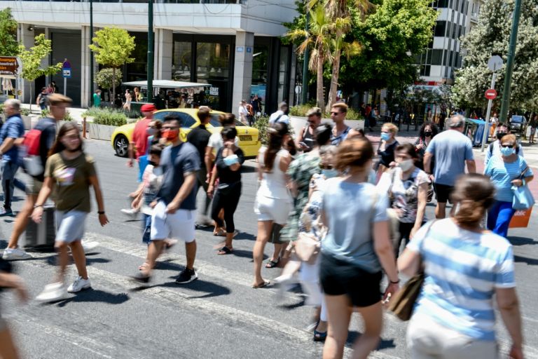 Eurostat: Οι νέοι στην Ελλάδα μένουν στο πατρικό τους μέχρι τα 30 – Τι ισχύει σε άλλες χώρες [vid]