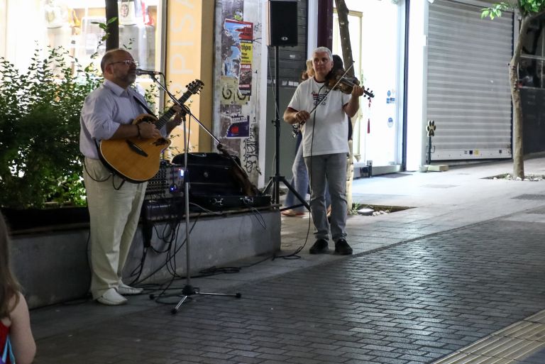 «Γαλάζια Νύχτα» απόψε στον Πειραιά με πλήθος προσφορών και εκδηλώσεων [vid]