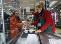 Υπουργείο Ανάπτυξης: Οι εταιρείες και τα προϊόντα που εντάχθηκαν στη “μόνιμη μείωση τιμής”