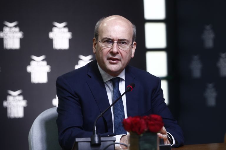 Χατζηδάκης: «Πιο δίκαιη φορολόγηση για τους επαγγελματίες καμία αύξηση» [vid]