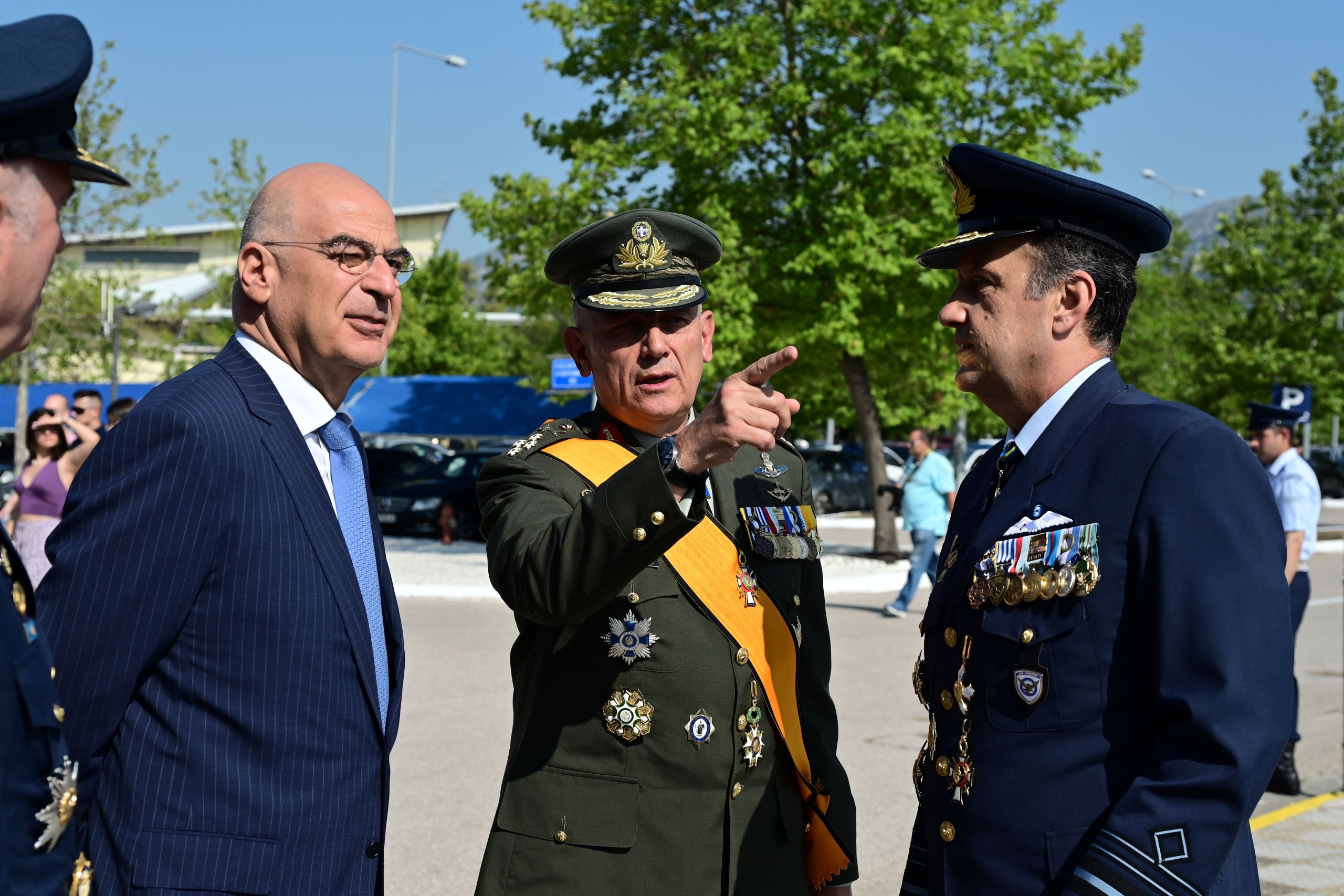 Δένδιας: Μεταβαίνει στο Συντονιστικό Κέντρο Λάρισας με τον αρχηγό της ΓΕΕΘΑ