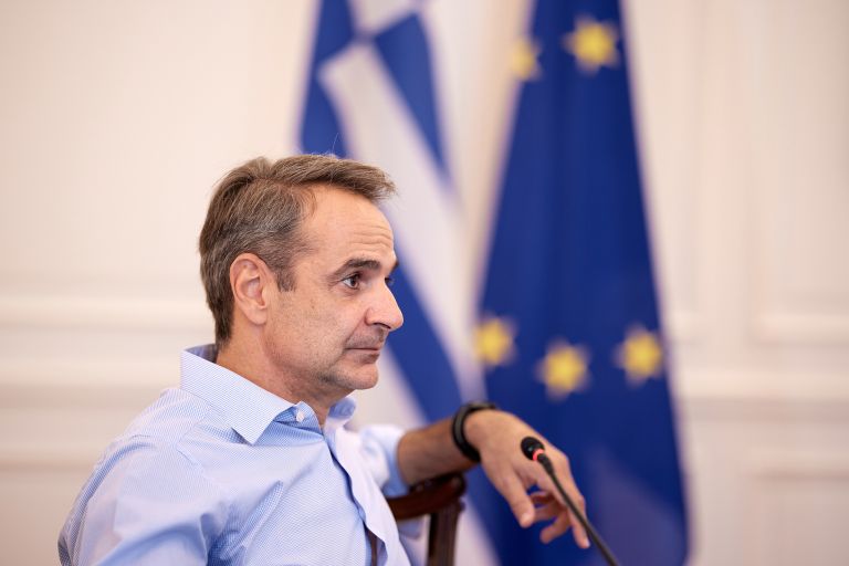 PM Mitsotakis: Gov’t working to restore fire damage, extend tourism season on Rhodes