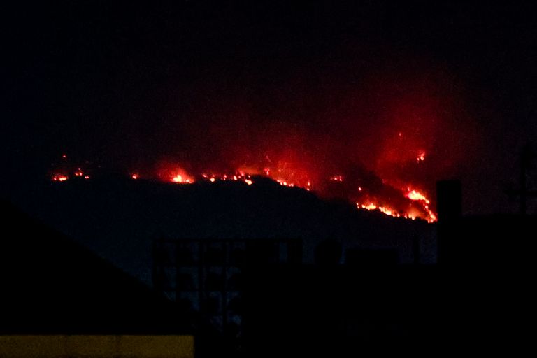 Σκάλα Κεφαλονιάς: Φωτιά κοντά σε οικισμό [pic]