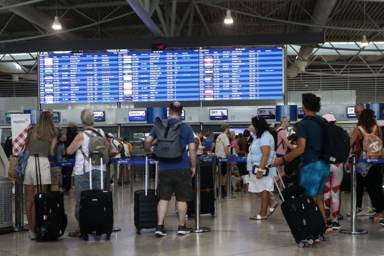 Greece to List Athens International Airport on Stock Exchange Next Year