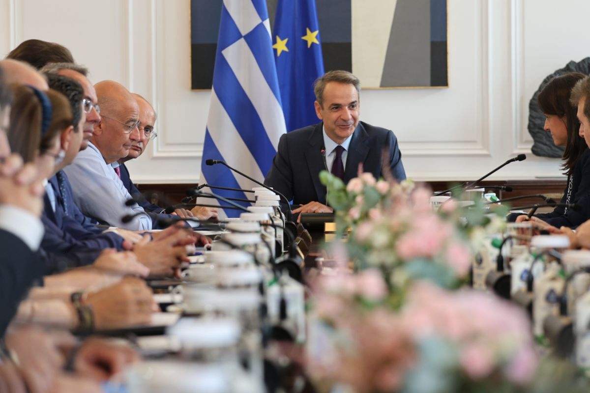 Μητσοτάκης στο υπουργικό: Φαίνεται ότι θα είμαστε μόνοι μας στο δρόμο της ευθύνης