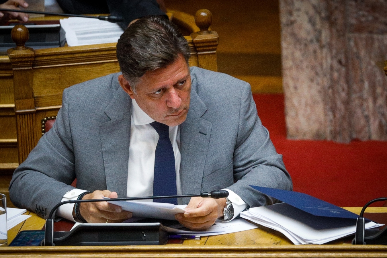 Βαρβιτσιώτης: Το παρασκήνιο της παραίτησής του [vid]