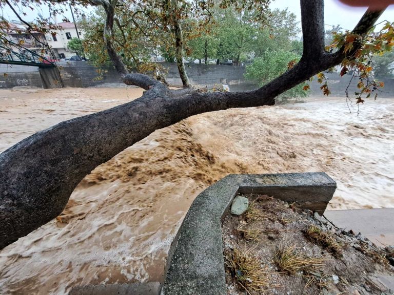 Κακοκαιρία Daniel -Meteo: «Έσπασε» το ρεκόρ ημερήσιου ύψους βροχής -Οι 8 περιοχές με νούμερα-σοκ [vid]