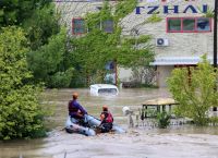 Μαγνησία: «Μάχη» για ένα μπουκάλι νερό στον Βόλο – Πάνω 200.000 άνθρωποι χωρίς ρεύμα [vid]