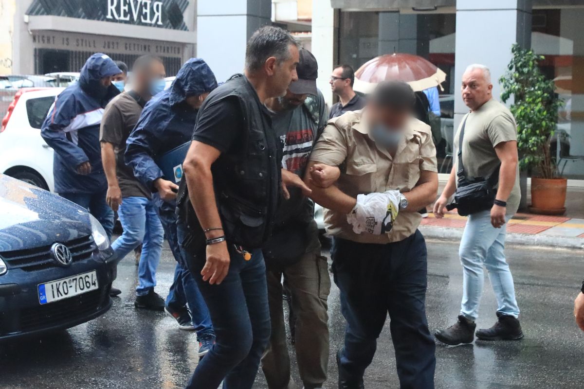 Αντιμέτωποι ακόμα και με ισόβια οι 4 συλληφθέντες [vid]