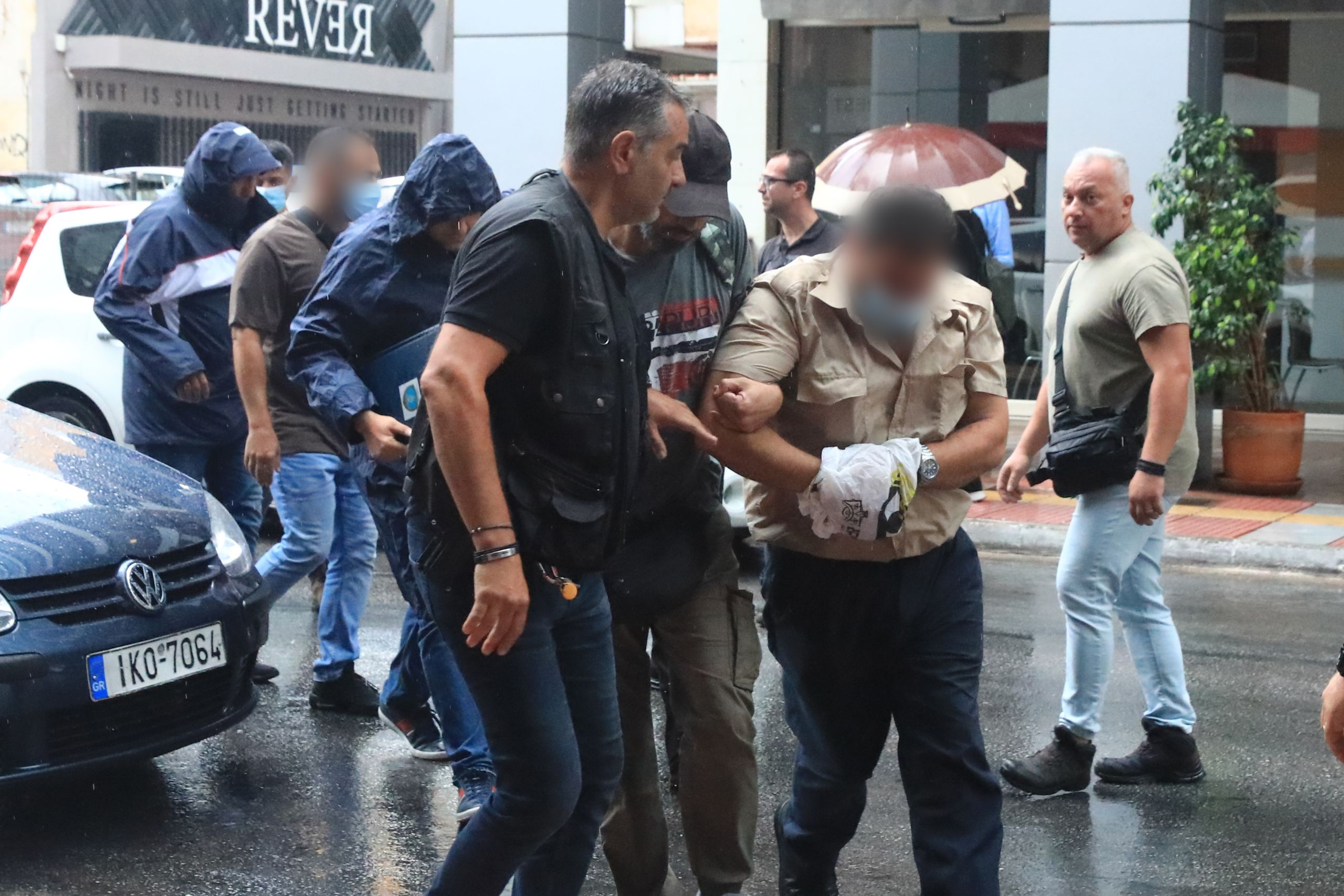 Αντιμέτωποι ακόμα και με ισόβια οι 4 συλληφθέντες [vid]