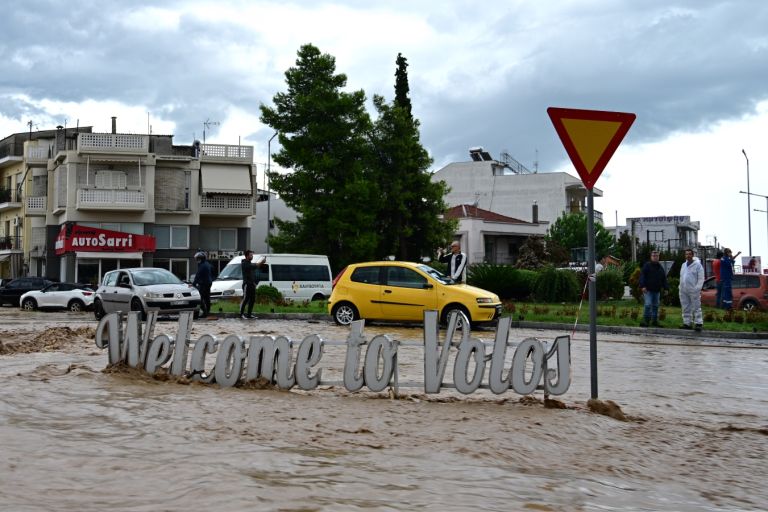 Kikilias: Rescue helicopters to work throughout the night in flooded Karditsa and Trikala