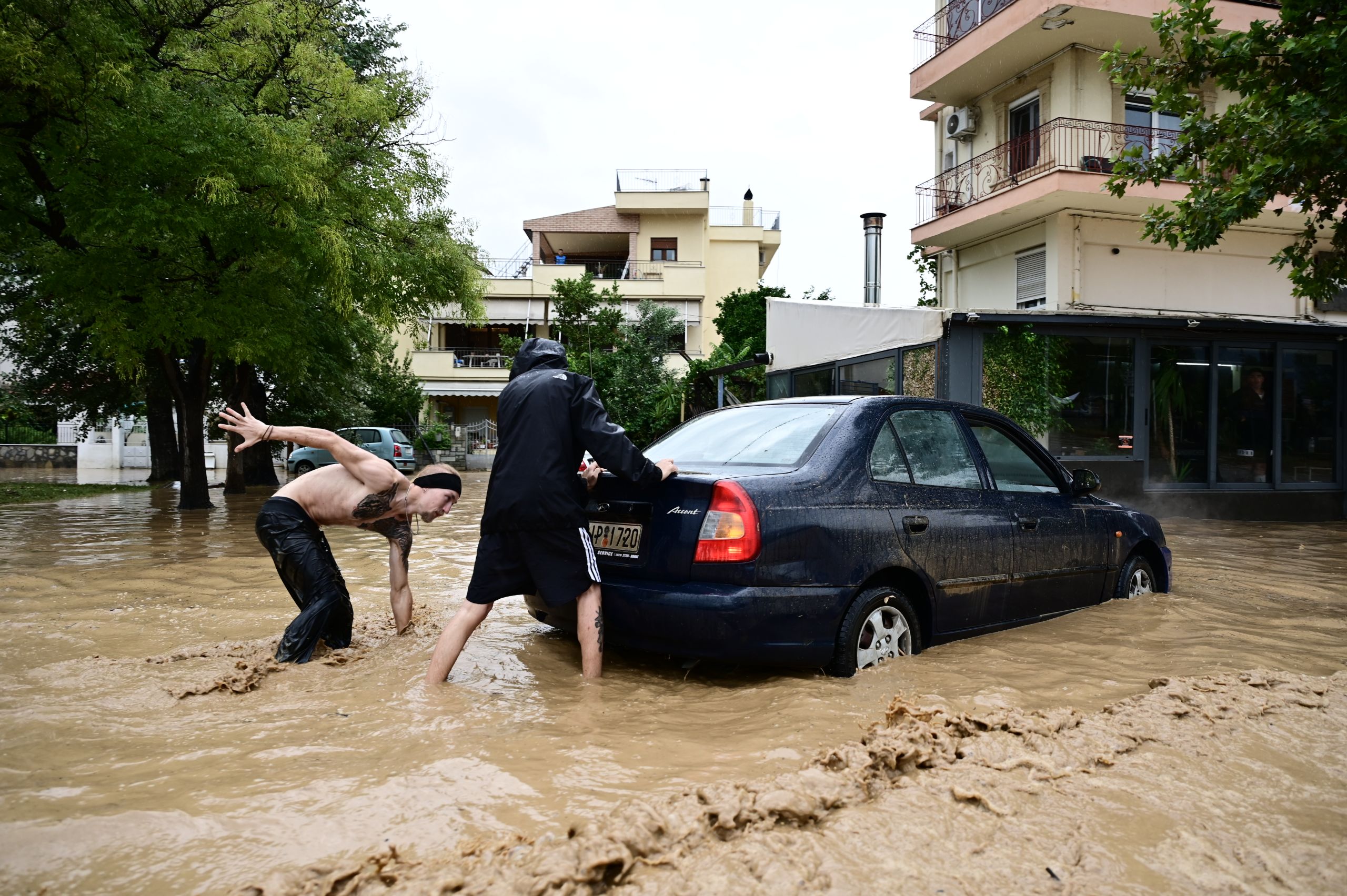 Βόλος: Χωριά αποκομμένα από το οδικό δίκτυο – Παραμένουν οικογένειες χωρίς νερό [vid]