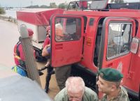 Υπεράνθρωπες προσπάθειες Πυροσβεστικής και Στρατού για τους απεγκλωβισμούς –  6.406 κλήσεις  [vid]