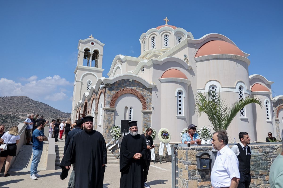 Blue Horizon: Σε κλίμα βαθιάς οδύνης η κηδεία του 36χρονου Αντώνη Καργιώτη [vid]