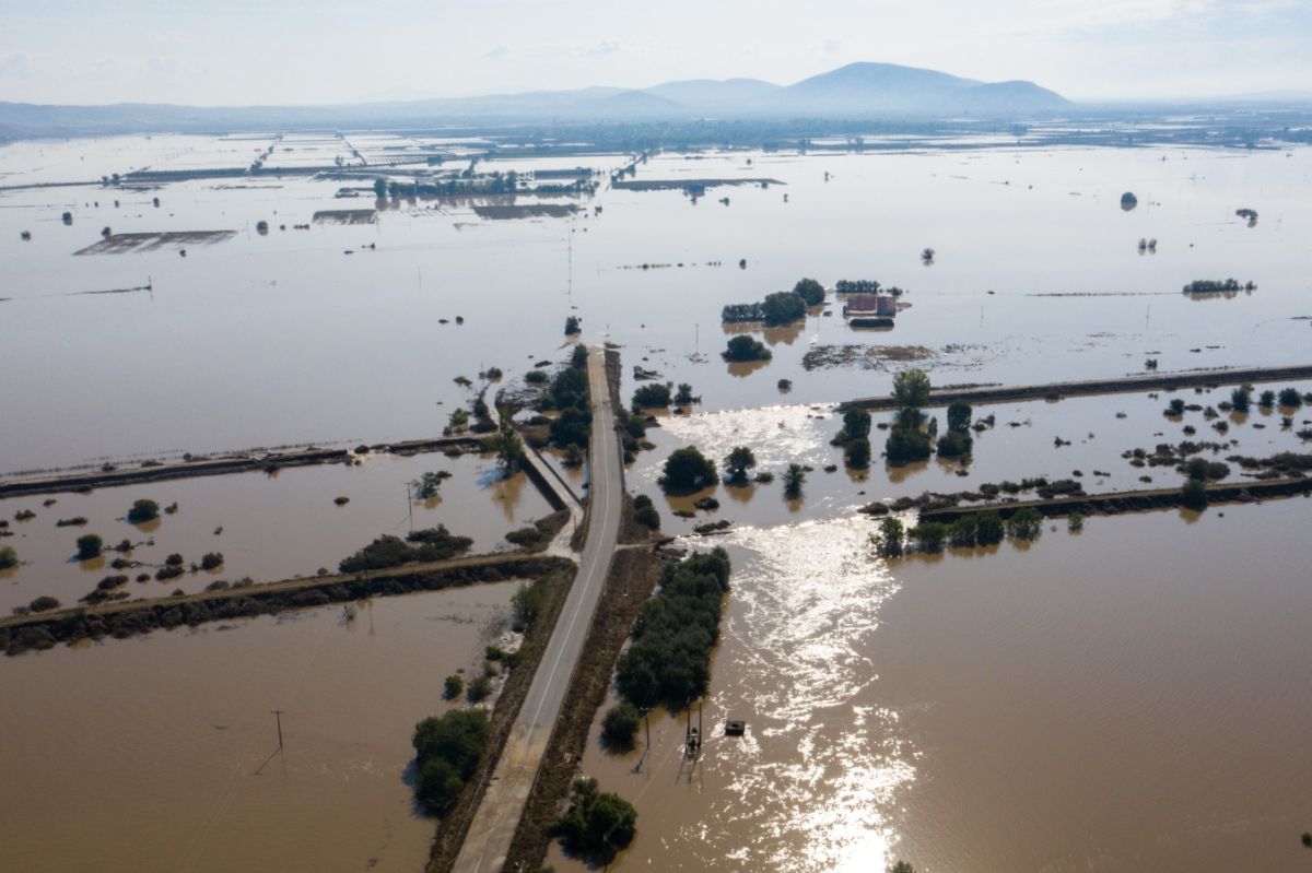 Στους 15 οι νεκροί από τη θεομηνία – Βρέθηκε η σορός του 42χρονου πατέρα από τον Βόλο [vid]