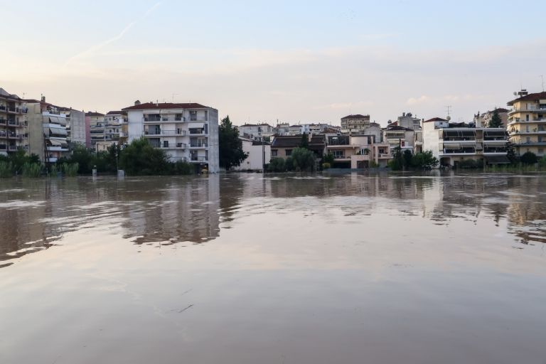Βίντεο από drone που κόβει την ανάσα – Βυθισμένη πολιτεία η Λάρισα [vid]
