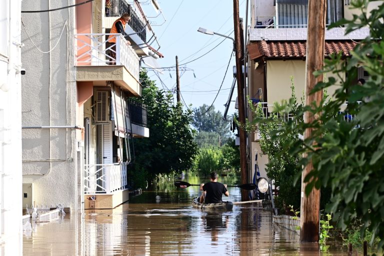 Θεσσαλία: Στους 12 έφτασαν οι νεκροί [vid]