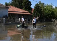 Οι πλημμύρες επισκιάζουν την επενδυτική βαθμίδα [vid]
