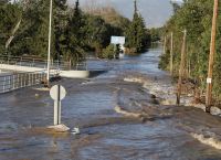 Κλειστή η Εθνική οδός Αθήνας – Θεσσαλονίκης – Απέραντη λίμνη στο ύψος της Νίκαιας [vid]