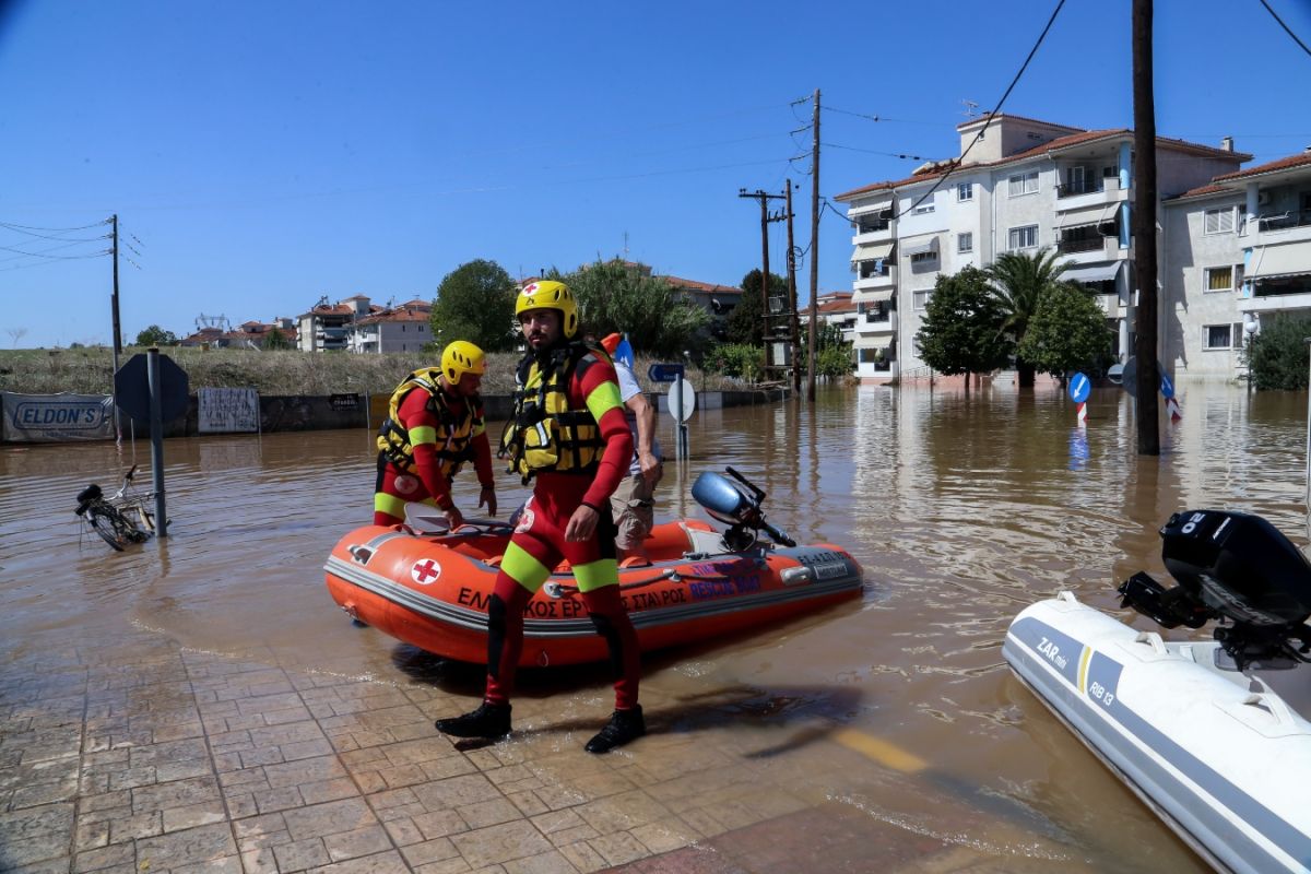 Daniel Storm: Standing water, mud and dead animals threaten residents and rescuers in Thessaly