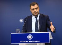 Στήριξη σε Αγοραστό και «πάγος» στα σχέδια ανασχηματισμού