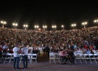 Άνοιξε μετά από 15 χρόνια το θέατρο Λυκαβηττού-Ο Ζενέτος έφτιαξε από τα πιο όμορφα καλοκαιρινά στέκια