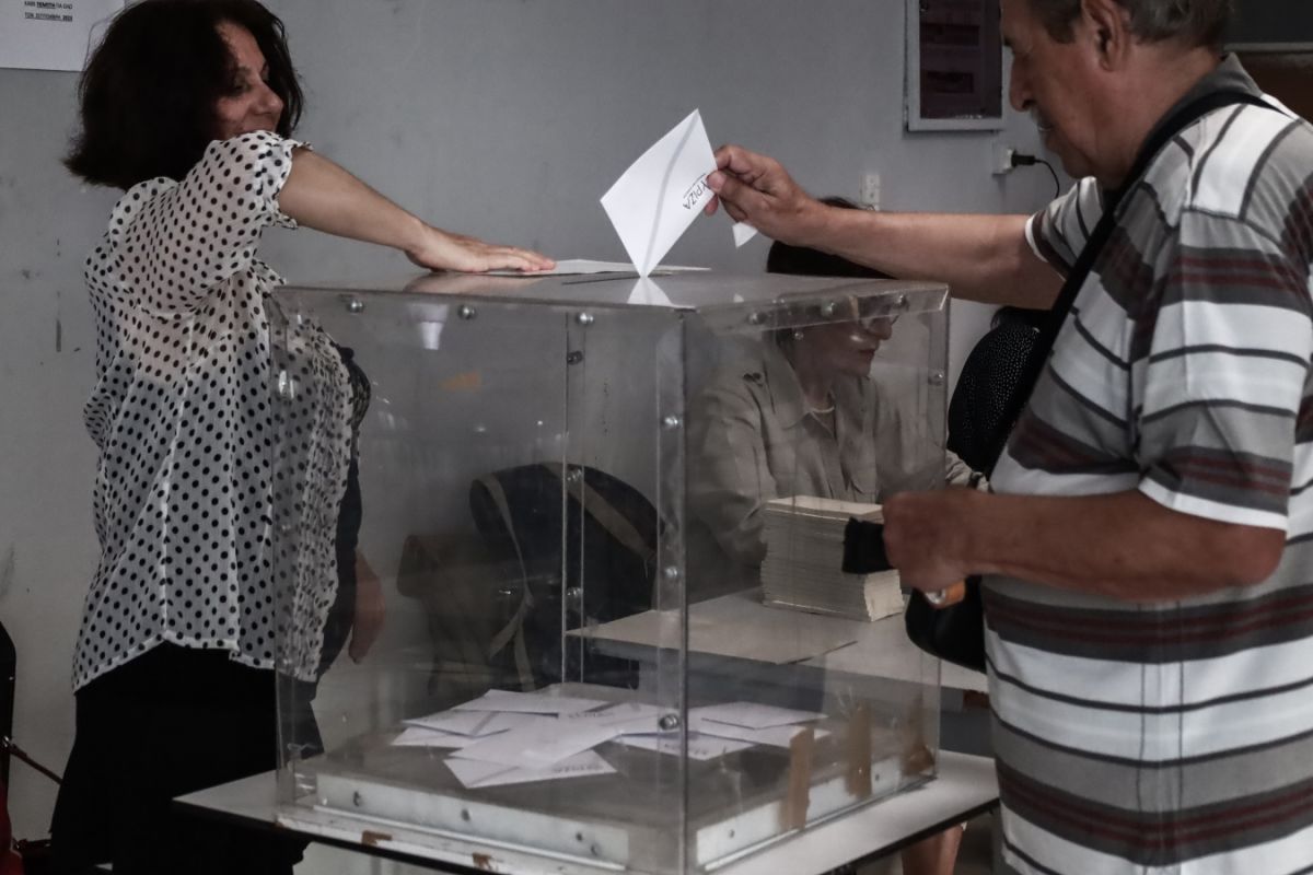 Εκλογές ΣΥΡΙΖΑ: Η «μάχη» για νέο πρόεδρο ξεκίνησε – Άνοιξαν οι κάλπες [pics]