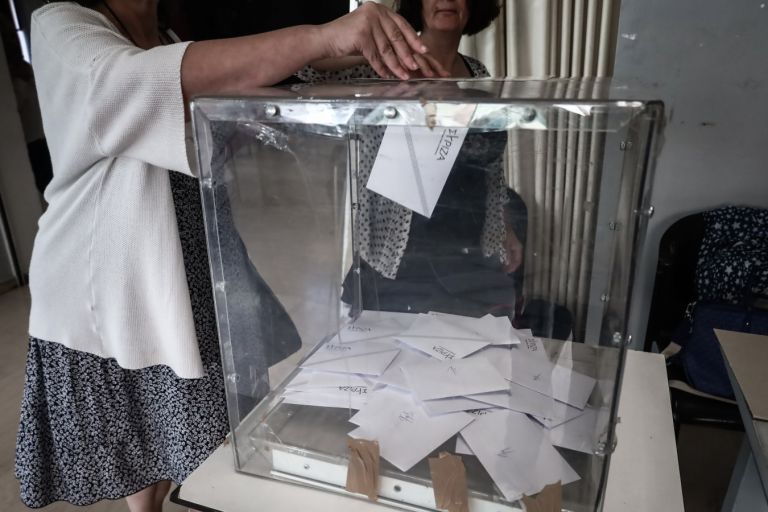 Εκλογές ΣΥΡΙΖΑ: Δόθηκε παράταση μίας ώρας, στις 9 κλείνουν οι κάλπες [vid]