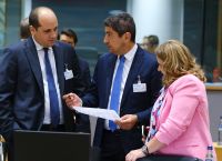 Αυγενάκης από Βρεξέλλες: «Μπορούμε να βγούμε πιο δυνατοί από τις κρίσεις με όραμα και σχέδιο»