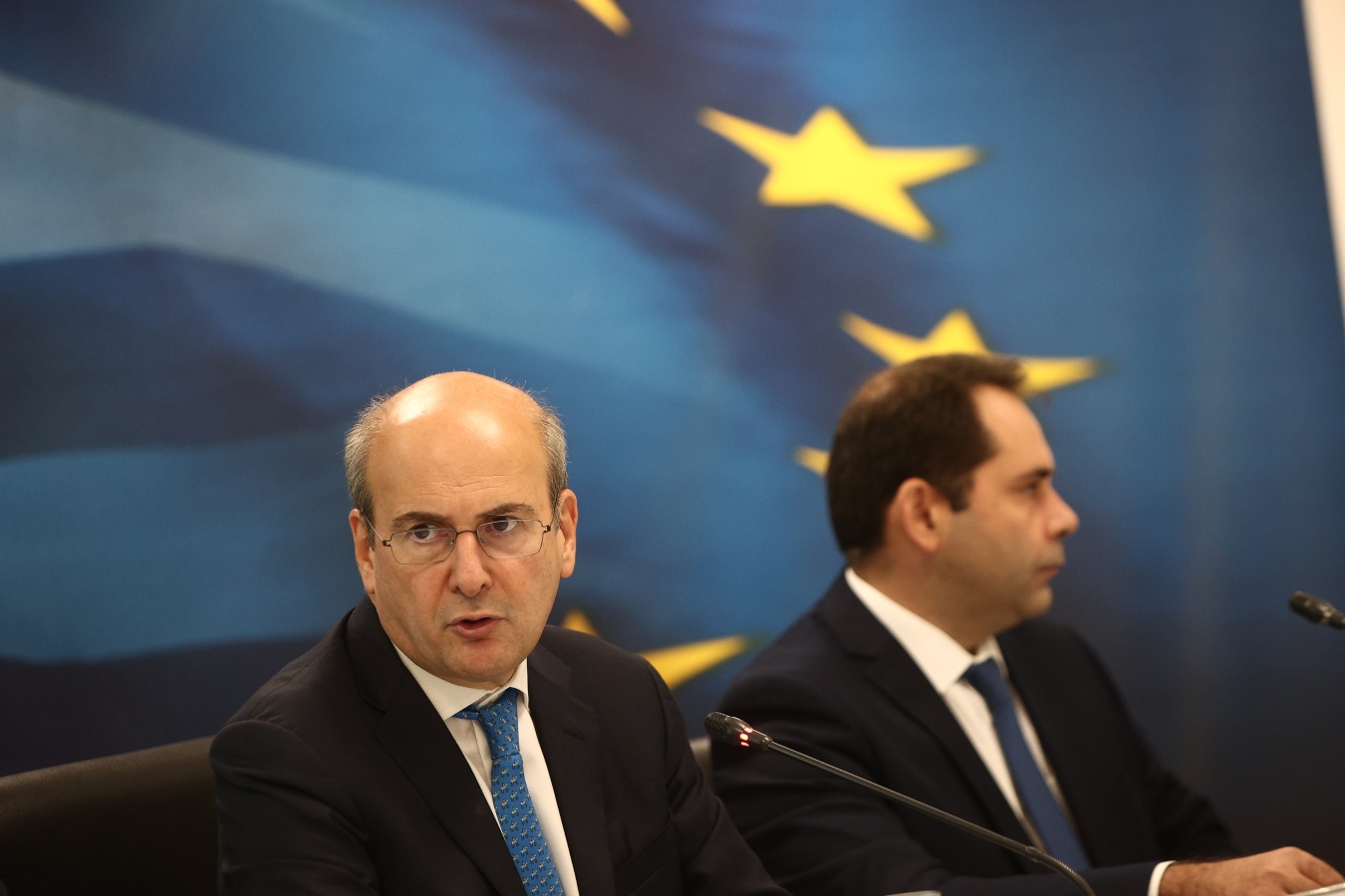 Τα οικονομικά μέτρα στήριξης των εισοδημάτων – Στον έλεγχο του δημοσίου η ΕΥΔΑΠ