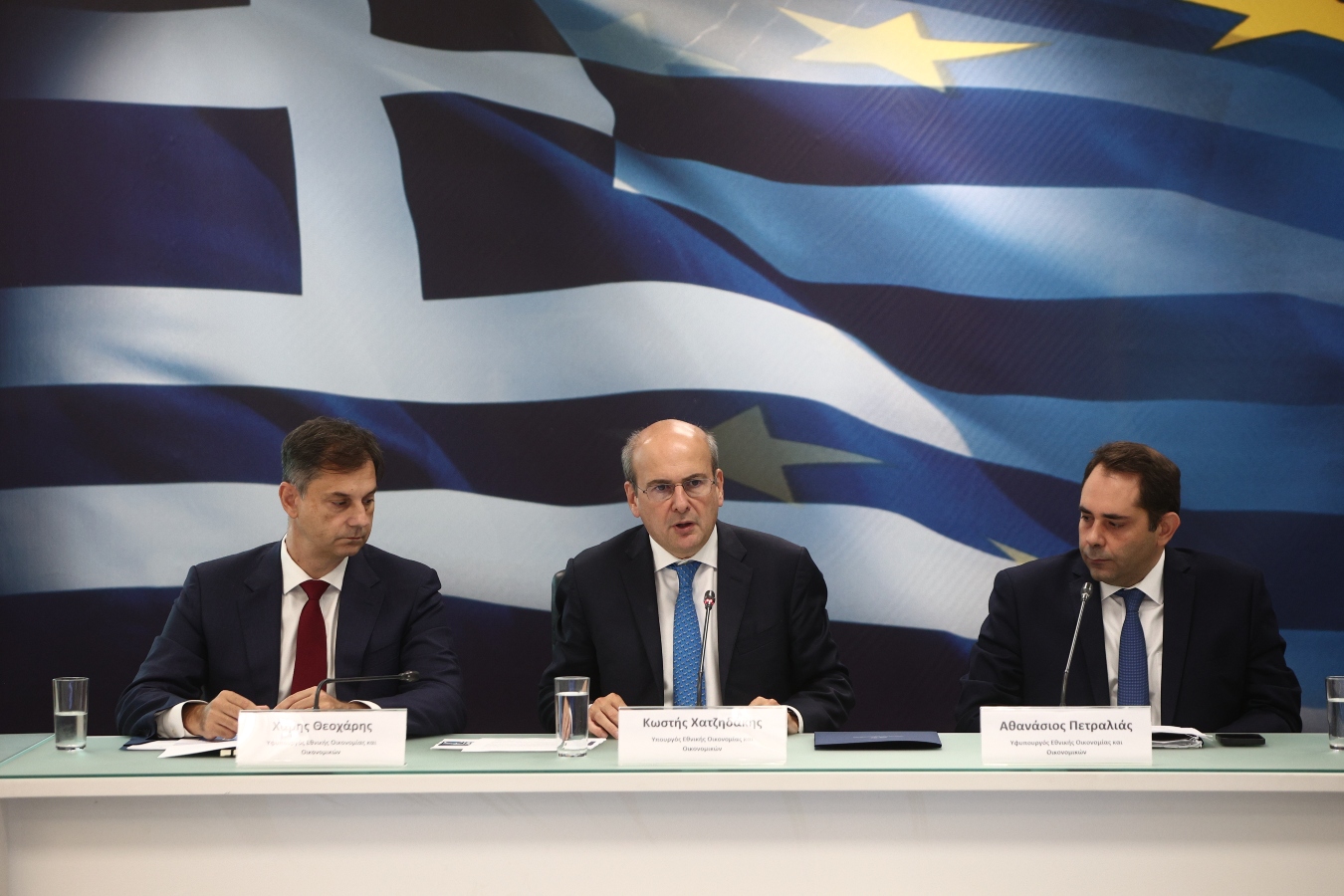 ΥΠΟΙΚ: Τα 13 μέτρα για την ενίσχυση του εισοδήματος