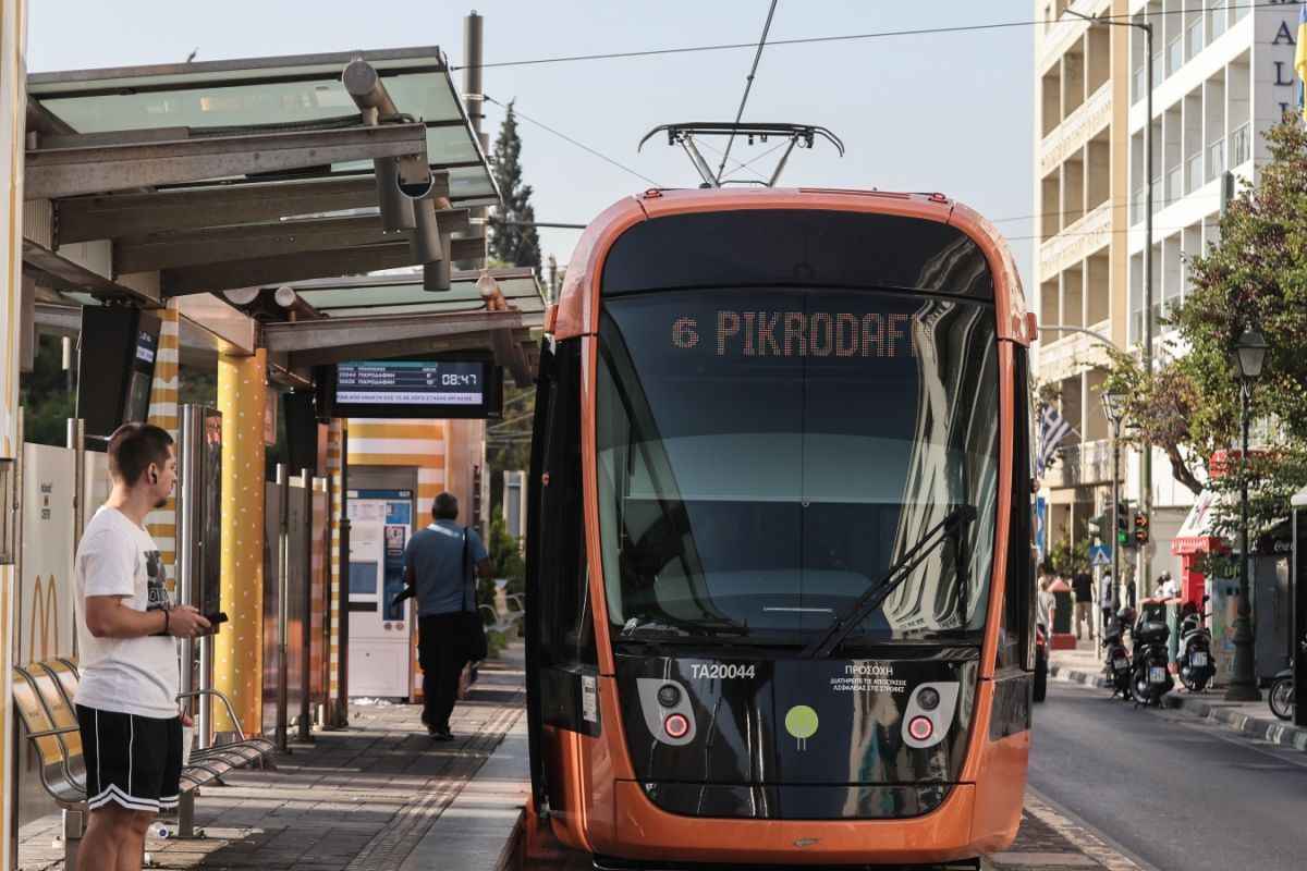 Παράνομη η απεργία σε μετρό, τραμ και ηλεκτρικό [vid]