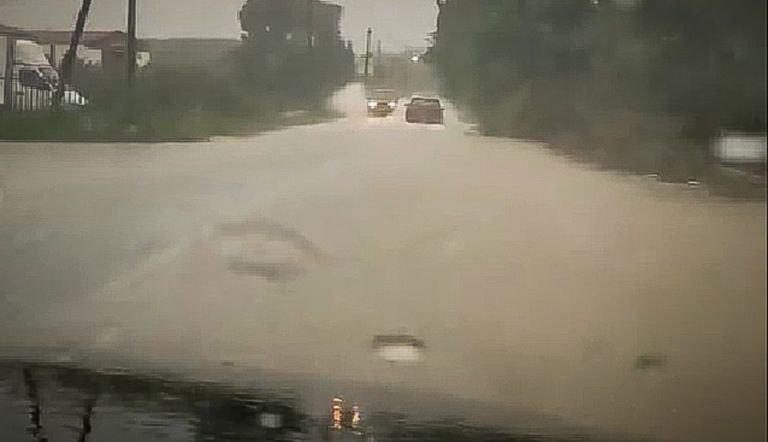 Κακοκαιρία Elias: Ανελέητο σφυροκόπημα σε Φθιώτιδα και Εύβοια, ”σάρωσε” και την Αττική [Live]