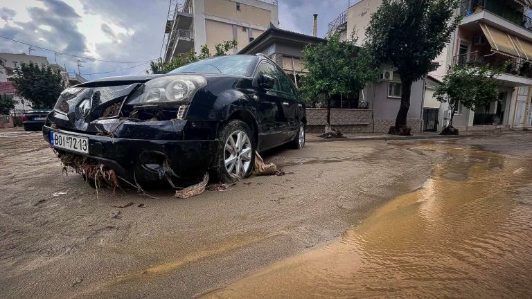 Επιδόματα: Παρατείνεται για τρεις μήνες το ΚΕΑ για τους πληγέντες στη Θεσσαλία [vid]